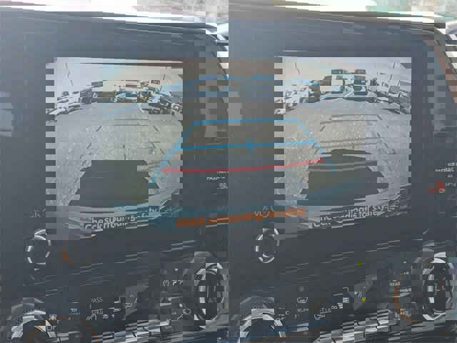 Used 2023 Toyota Highlander L image 15