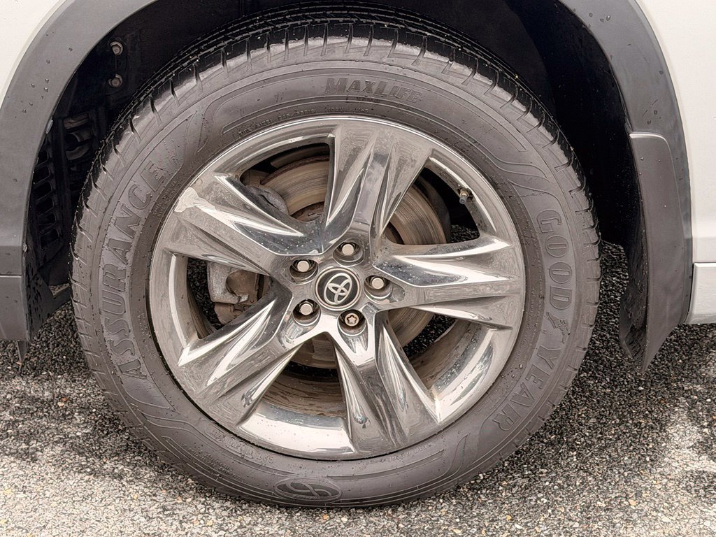 Used 2019 Toyota Highlander Limited Platinum AWD/4WD image 26