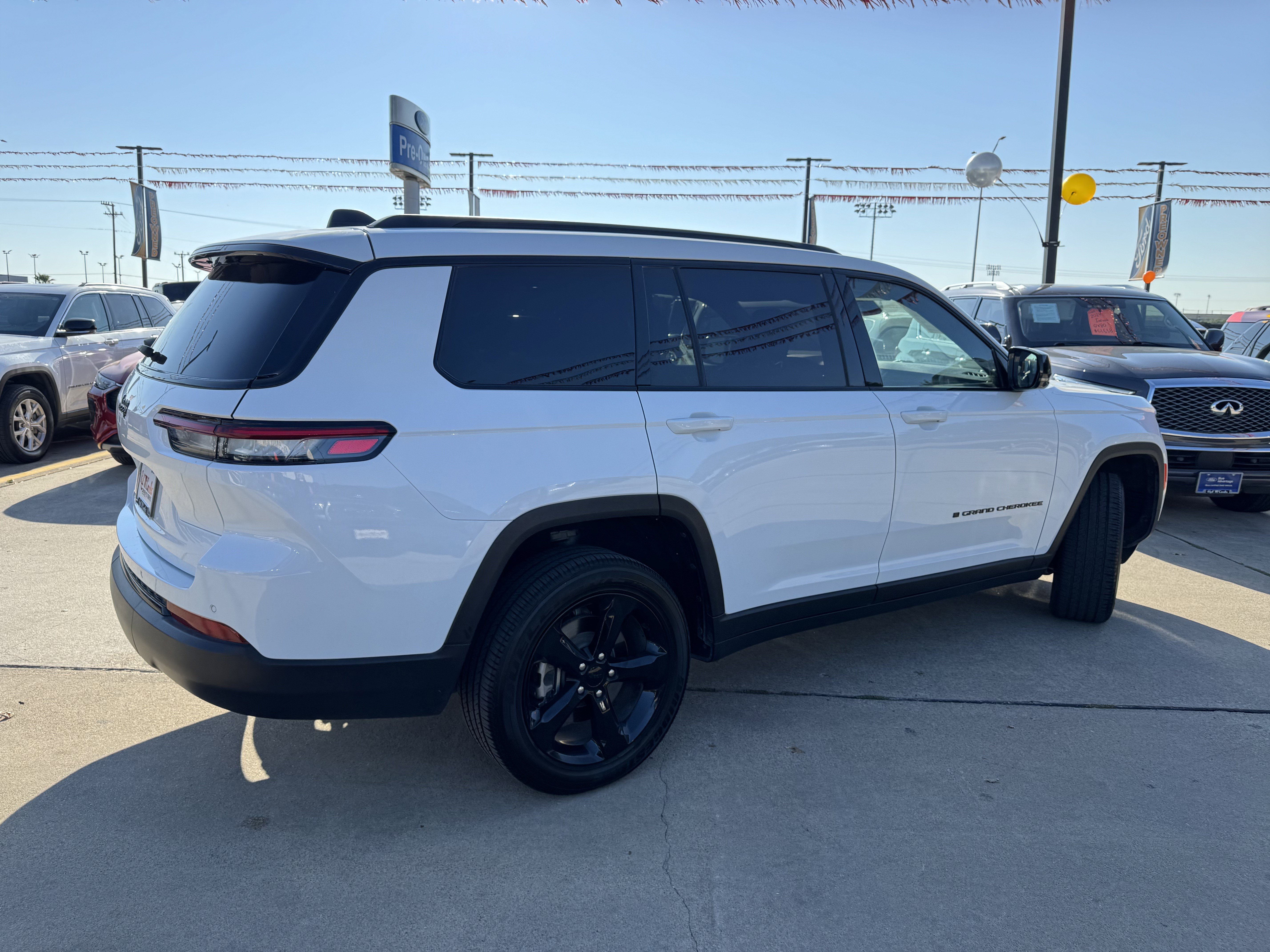 Used 2024 Jeep Grand Cherokee L Altitude image 6