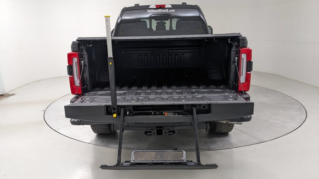 Certified 2025 Ford F250 Platinum AWD/4WD image 9