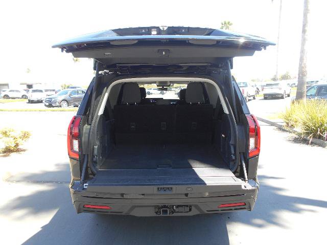Certified 2025 Ford Expedition Max Active RWD image 5