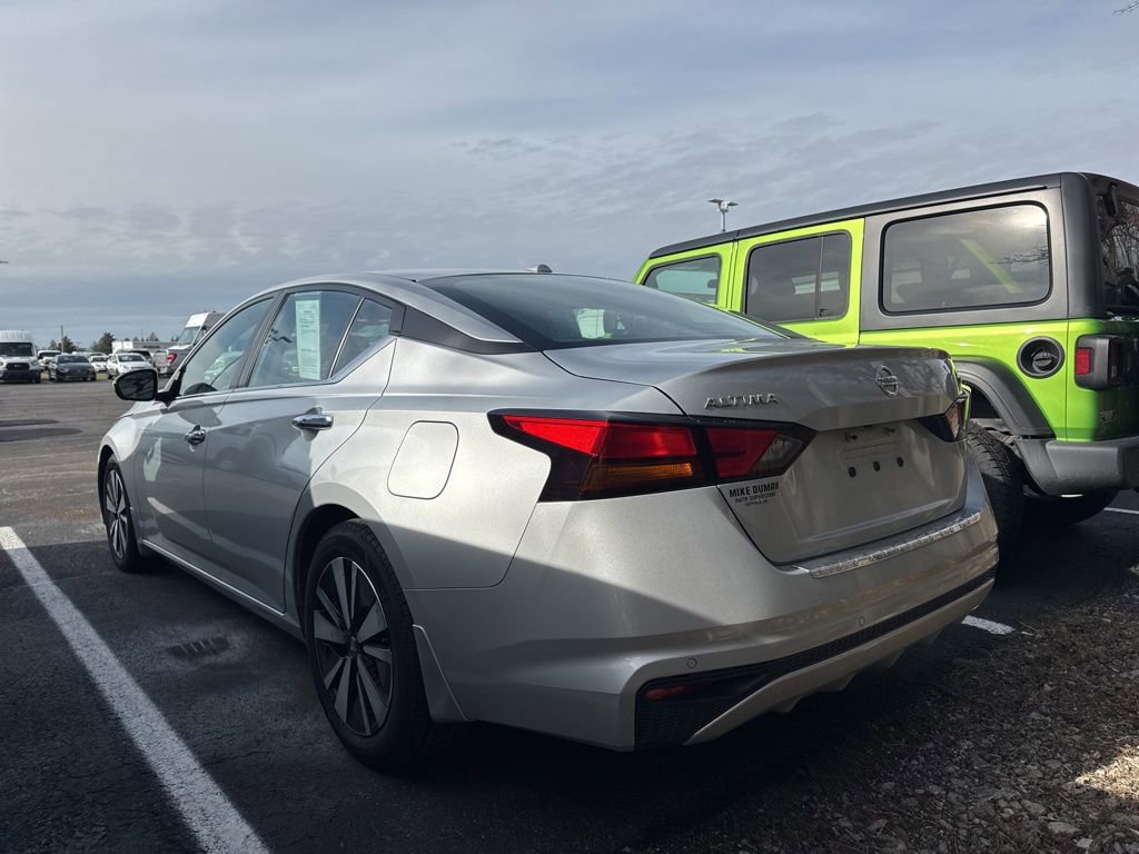 Used 2022 Nissan Altima 2.5 SV image 2