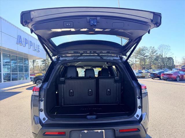 Used 2025 Nissan Pathfinder Rock Creek image 17