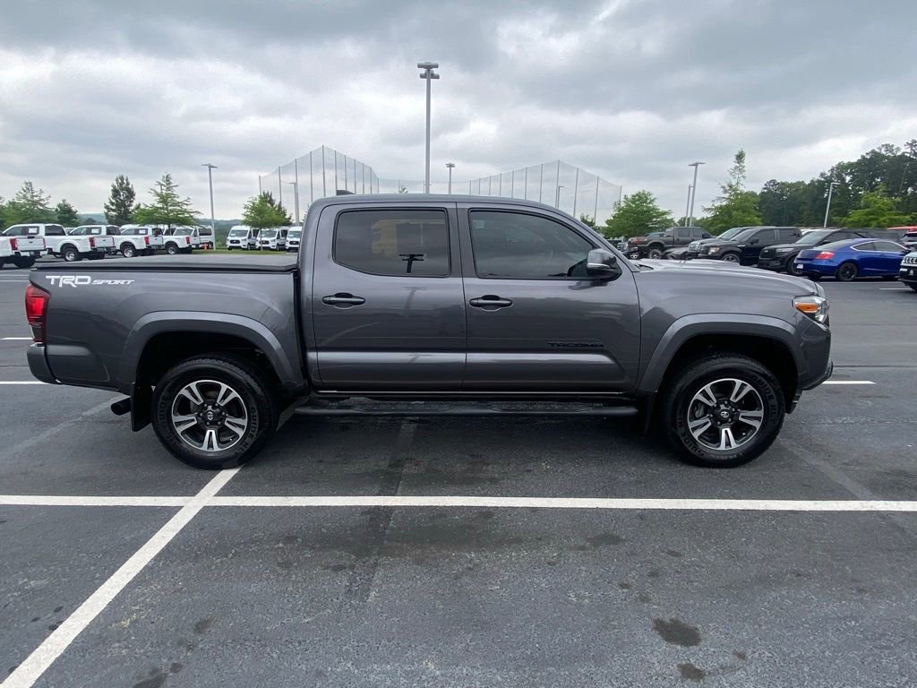 Used 2018 Toyota Tacoma TRD Sport w/ Technology Package RWD image 8
