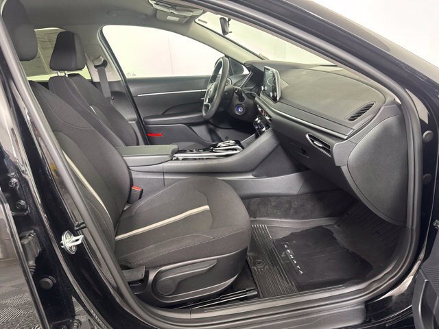 Used 2023 Hyundai Sonata SE w/ Preferred Accessory Package FWD image 4