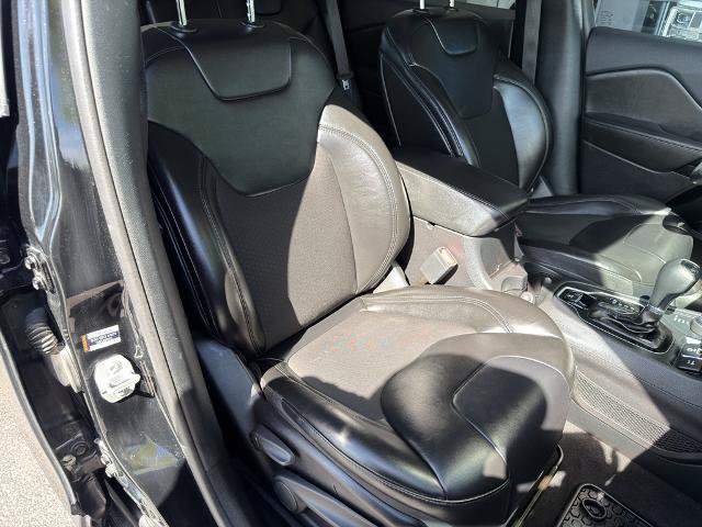 Used 2020 Jeep Cherokee Latitude Plus AWD/4WD image 8
