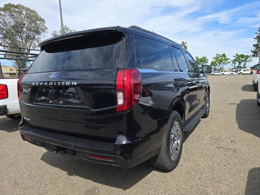 Certified 2025 Ford Expedition Active AWD/4WD image 4
