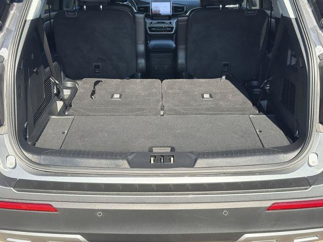 Certified 2023 Ford Explorer XLT w/ Equipment Group 202A AWD/4WD image 34
