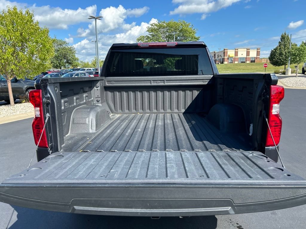Used 2023 Chevrolet Silverado 1500 LT AWD/4WD image 28