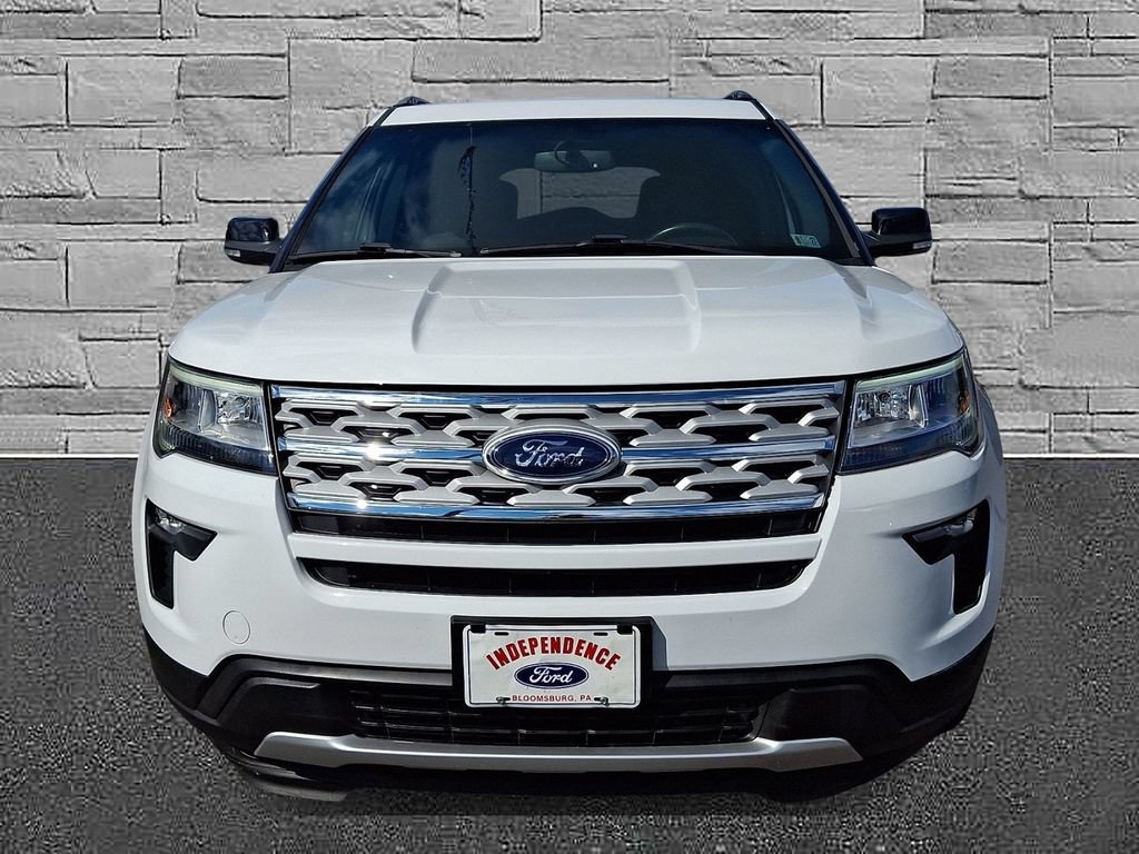 Certified 2018 Ford Explorer XLT w/ Equipment Group 201A AWD/4WD image 3