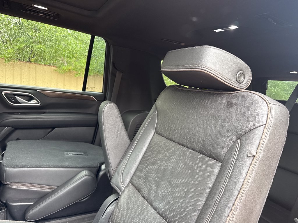 Used 2021 Chevrolet Suburban High Country w/ Premium Package 2 AWD/4WD image 19