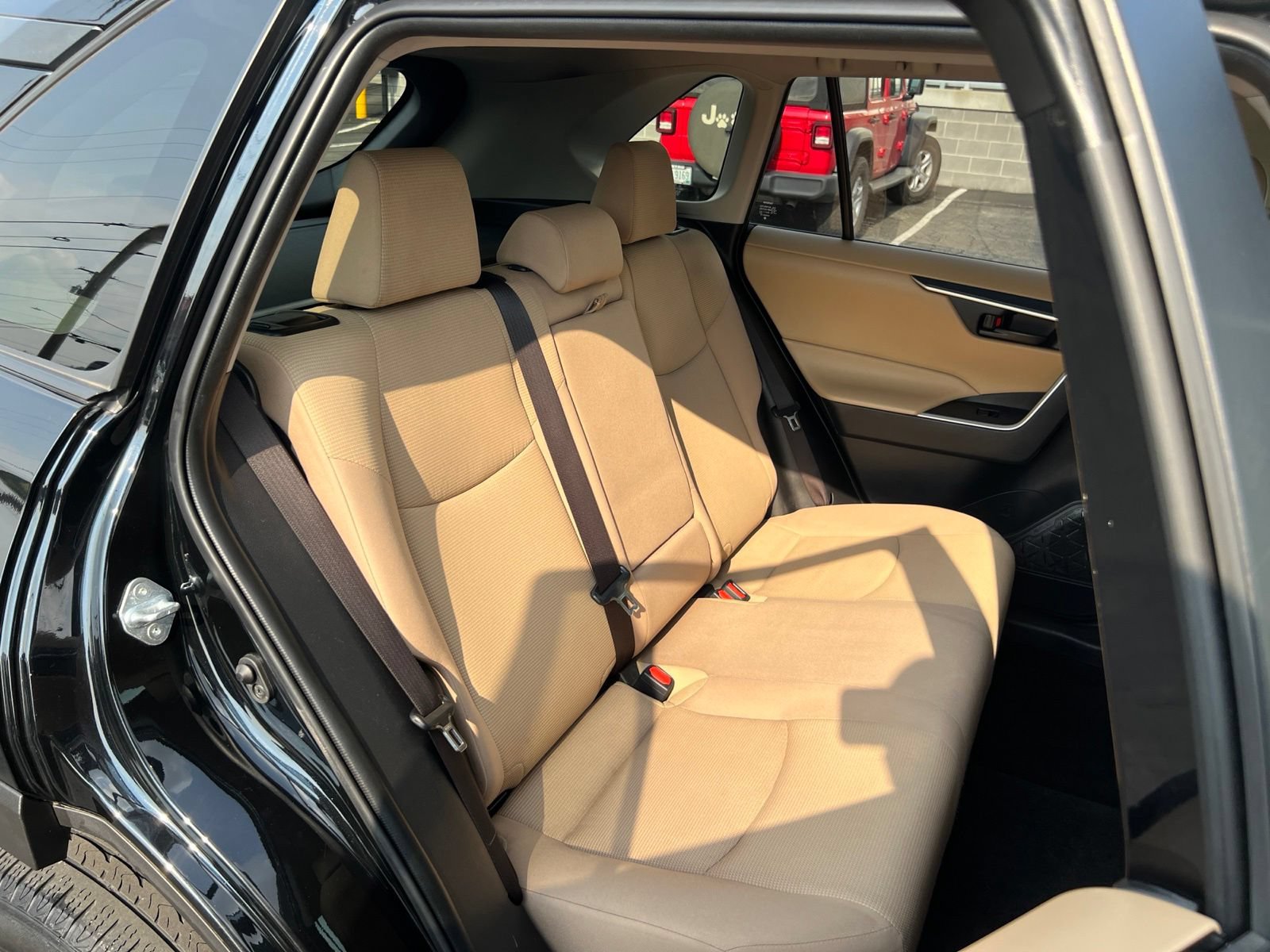 Used 2019 Toyota RAV4 LE w/ All Weather Liner Package AWD/4WD image 42