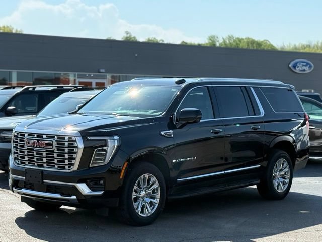 Used 2025 GMC Yukon XL Denali AWD/4WD image 33