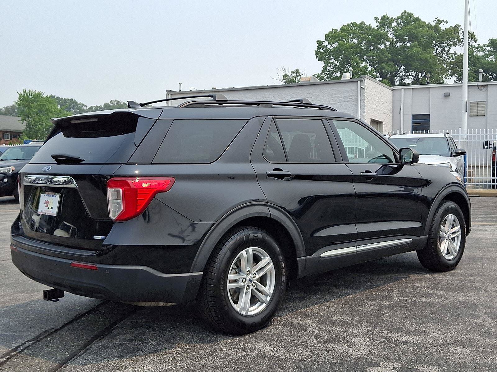 Certified 2020 Ford Explorer XLT w/ Comfort Package AWD/4WD image 6