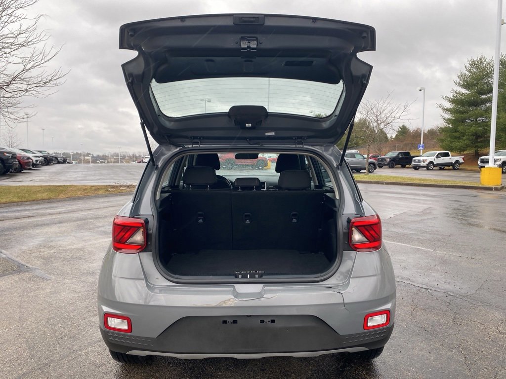 Used 2023 Hyundai Venue SEL image 15