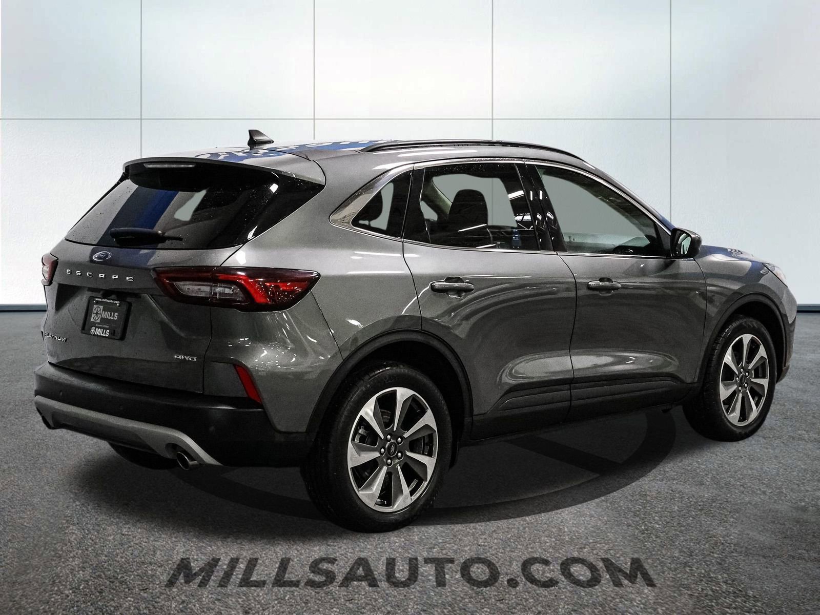 Certified 2025 Ford Escape Platinum AWD/4WD image 6