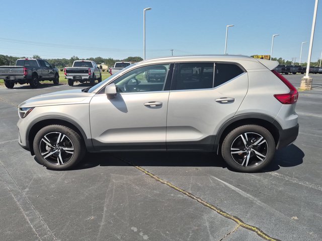Used 2025 Volvo XC40 B5 Core AWD/4WD image 7