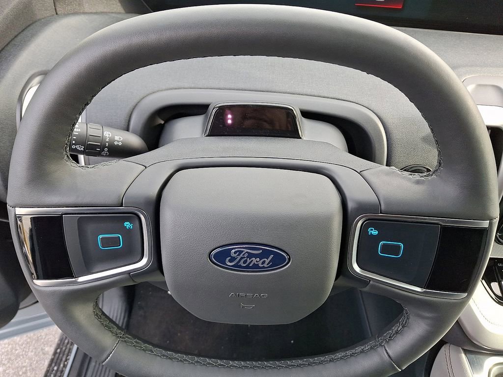 Certified 2025 Ford Expedition Active image 20