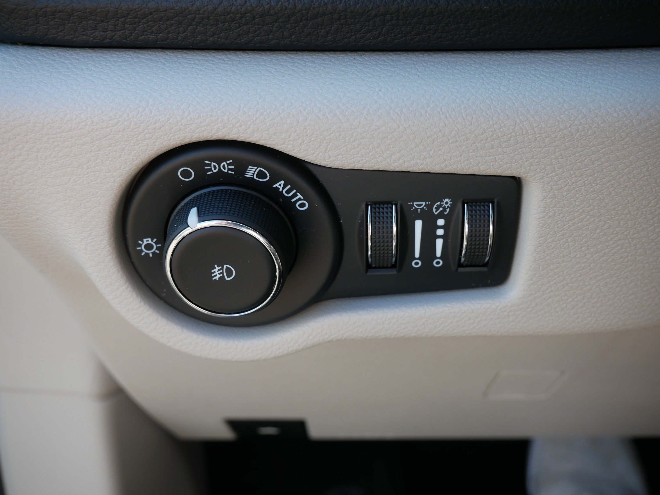 Used 2022 Chrysler Pacifica Touring-L FWD image 26