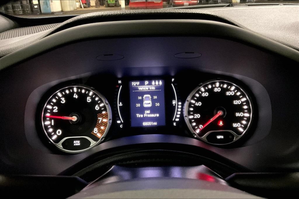 Used 2019 Jeep Renegade Latitude w/ Cold Weather Group AWD/4WD image 19