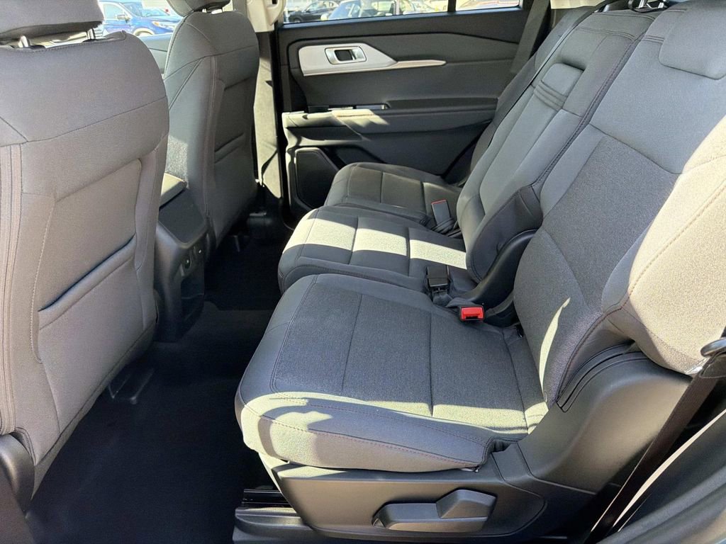 Certified 2025 Ford Explorer Active image 13