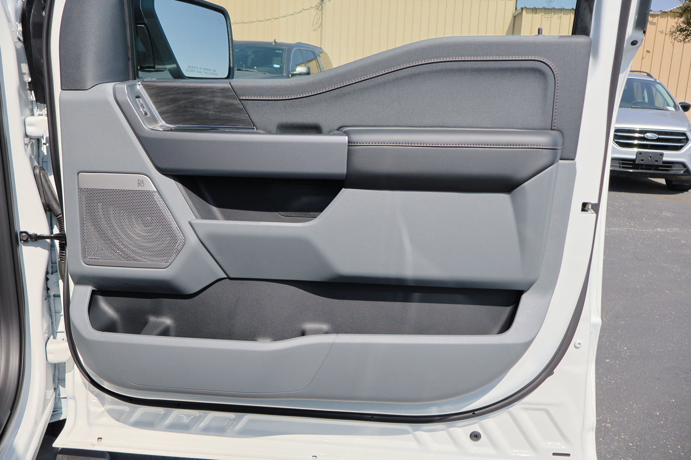 Certified 2025 Ford F150 Lariat w/ Equipment Group 501A Mid image 40