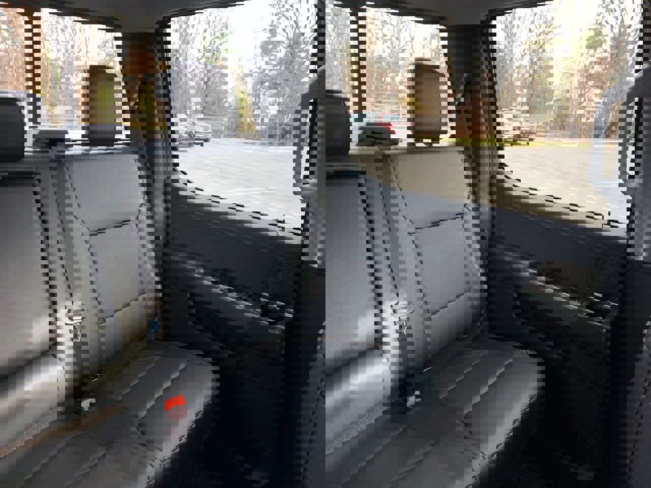 Certified 2022 Ford F150 Lariat w/ FX4 Off-Road Package image 14