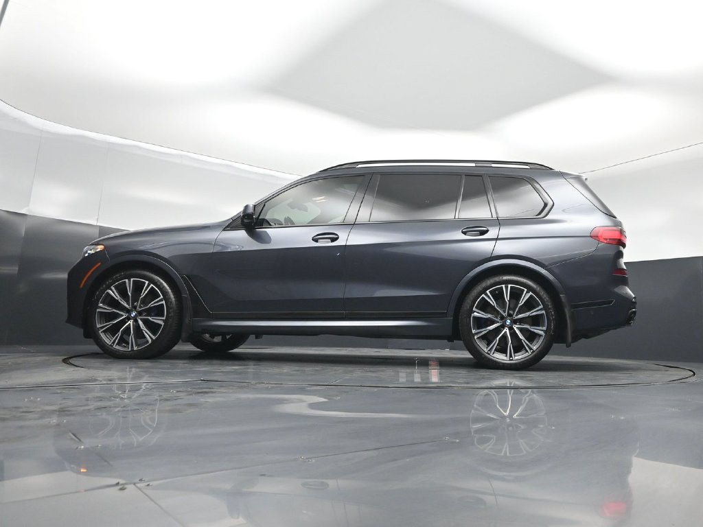 Used 2020 BMW X7 M50i w/ Dynamic Handling Package AWD/4WD image 7