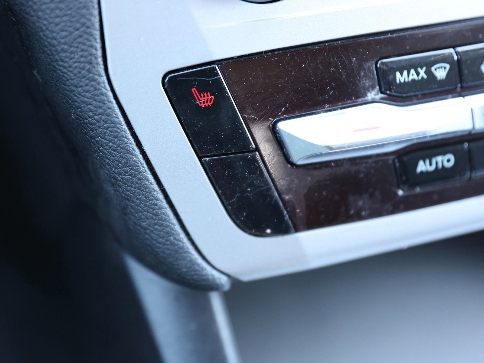 Certified 2023 Ford Explorer XLT image 32