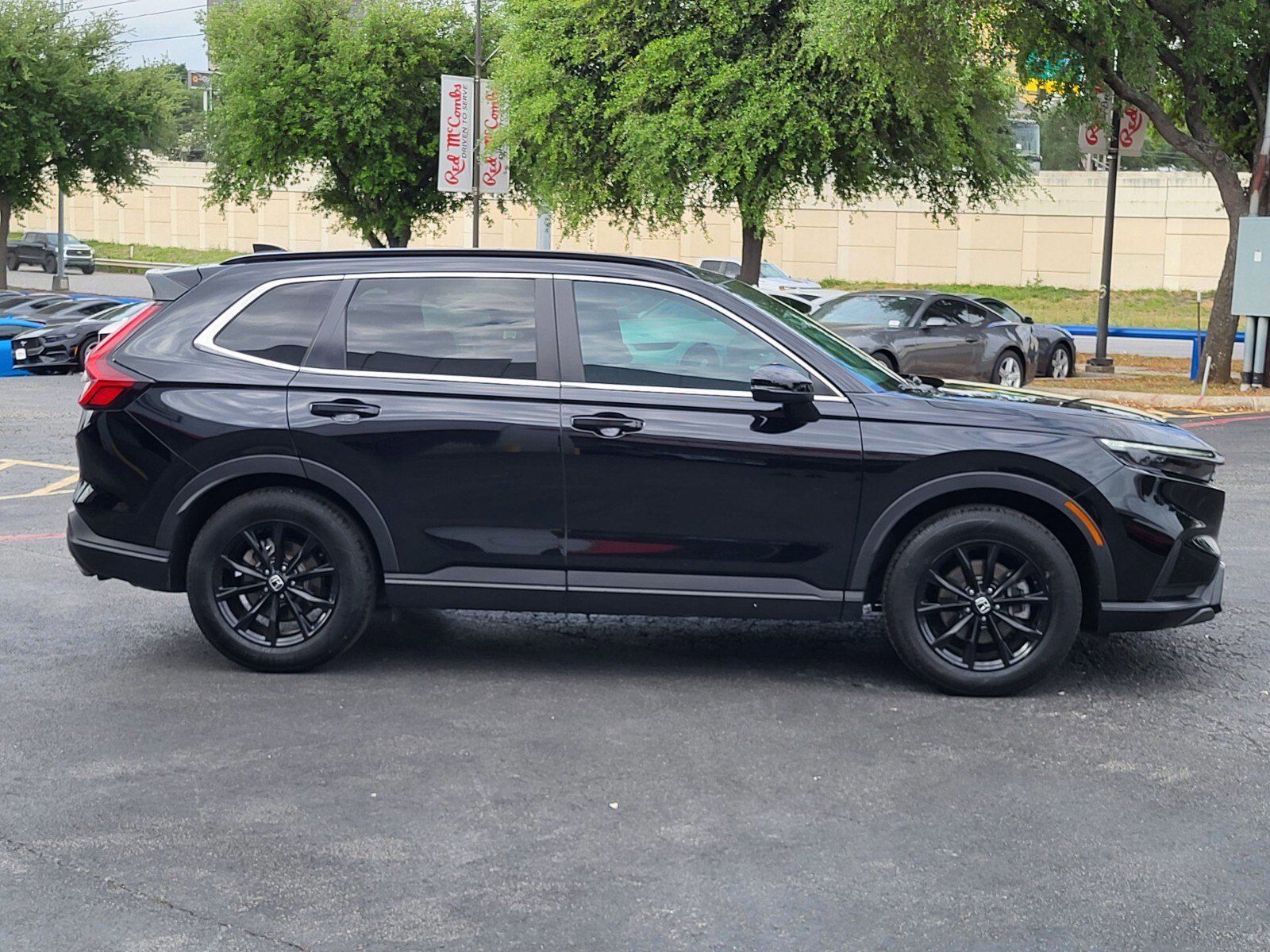 Used 2025 Honda CR-V Sport image 2
