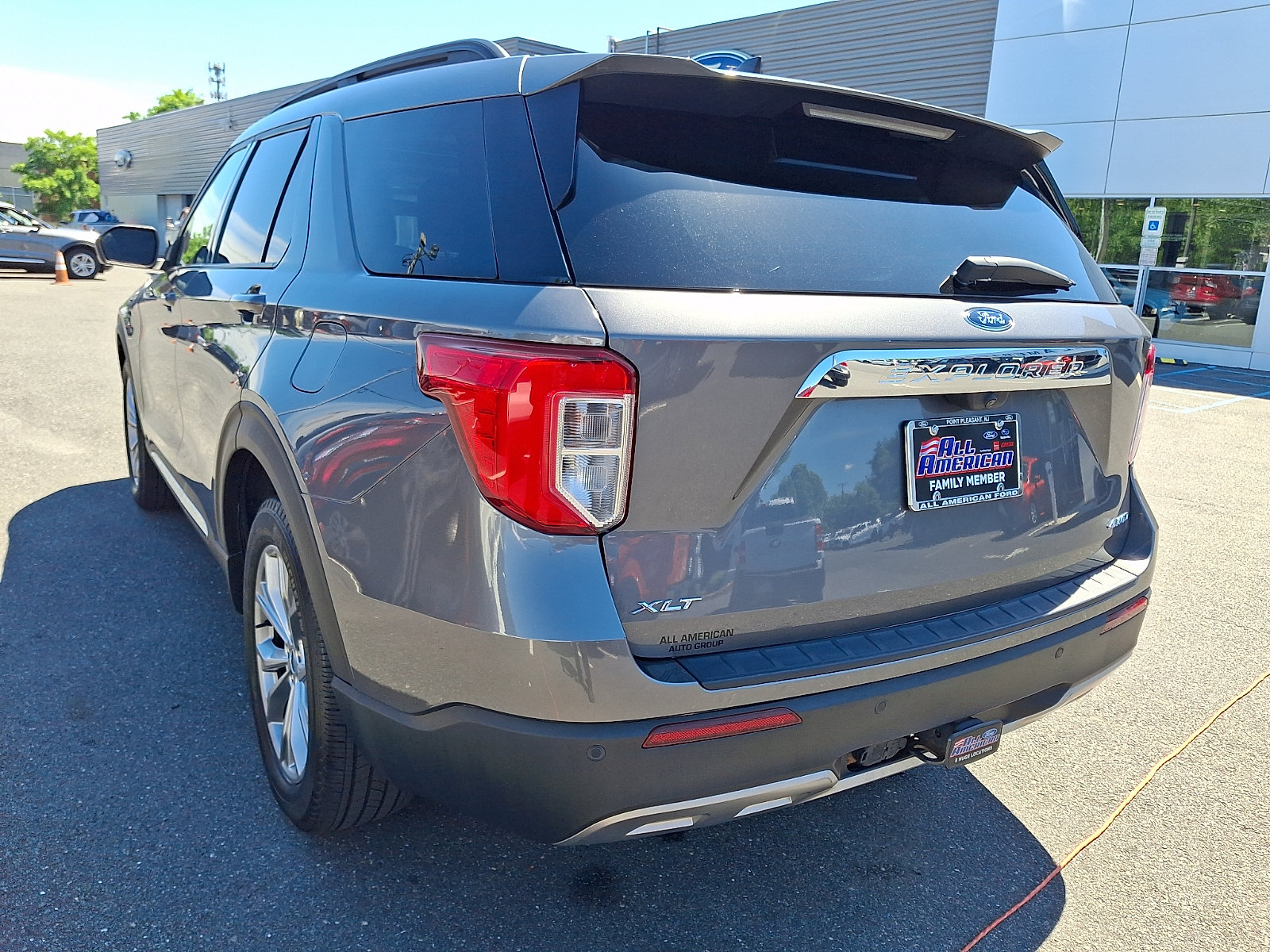 Certified 2023 Ford Explorer XLT w/ Equipment Group 202A AWD/4WD image 8
