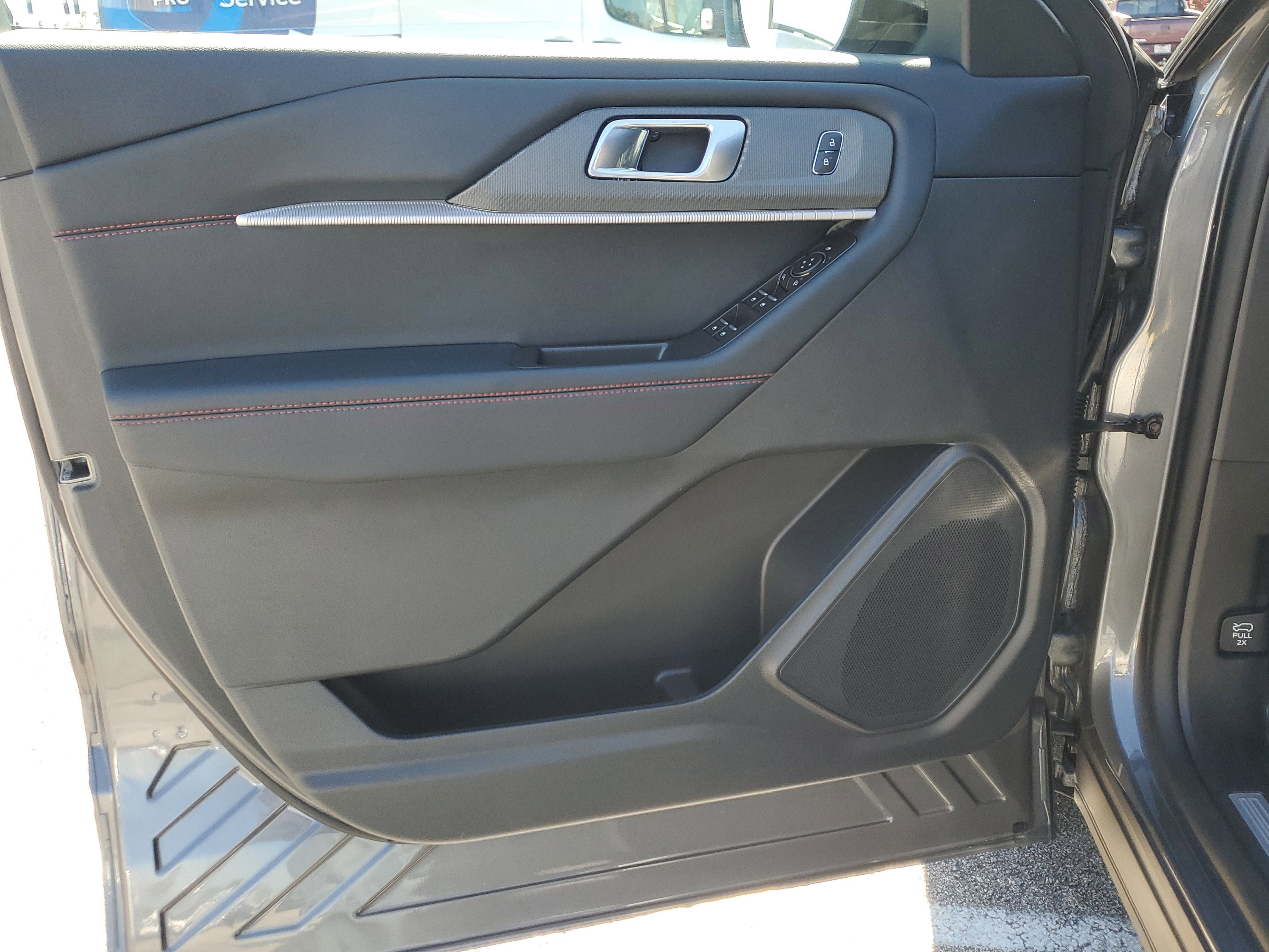 Certified 2025 Ford Explorer ST-Line image 20