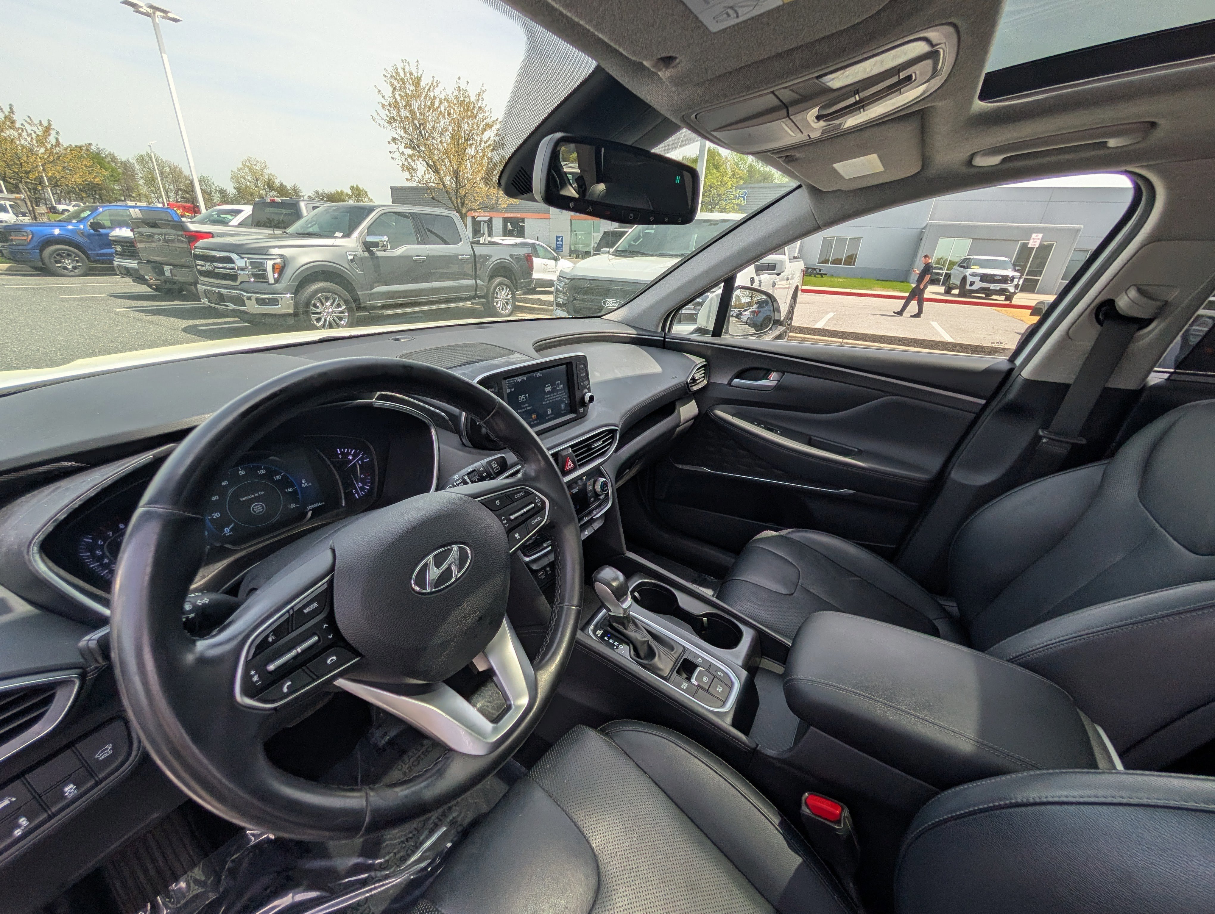 Used 2019 Hyundai Santa Fe Limited FWD image 14