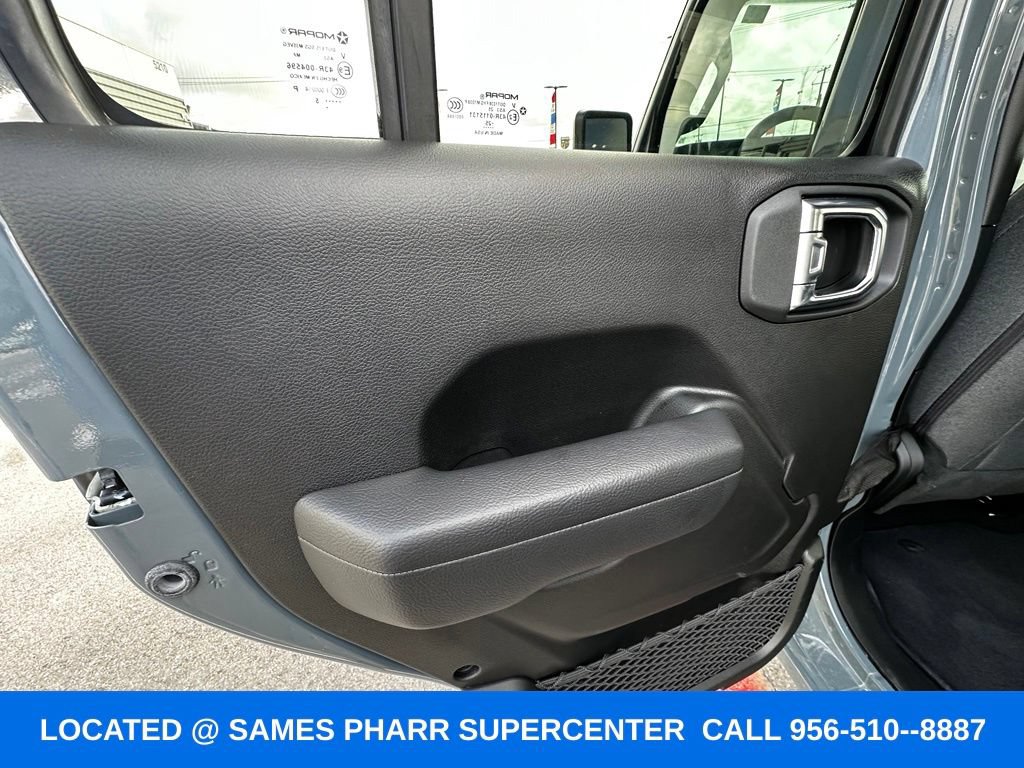 Used 2025 Jeep Gladiator Sport AWD/4WD image 19