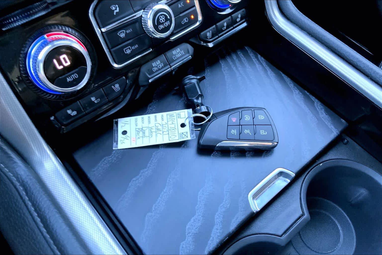 Used 2021 GMC Yukon Denali AWD/4WD image 15