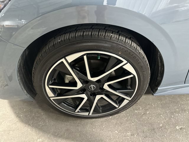 Used 2024 Nissan Sentra SR w/ SR Premium Package FWD image 23