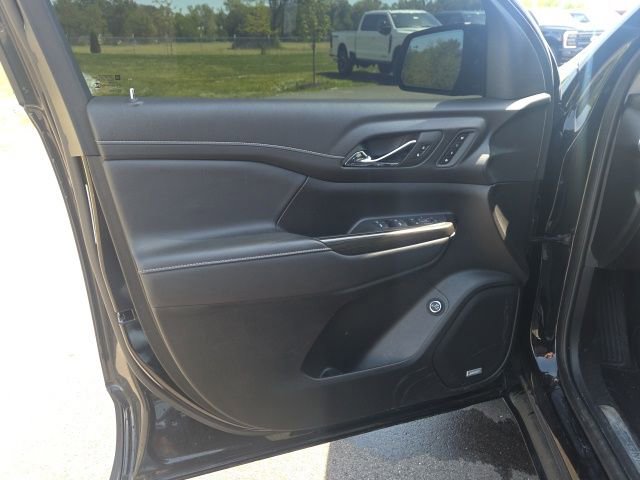 Used 2023 GMC Acadia SLT w/ Elevation Edition AWD/4WD image 25