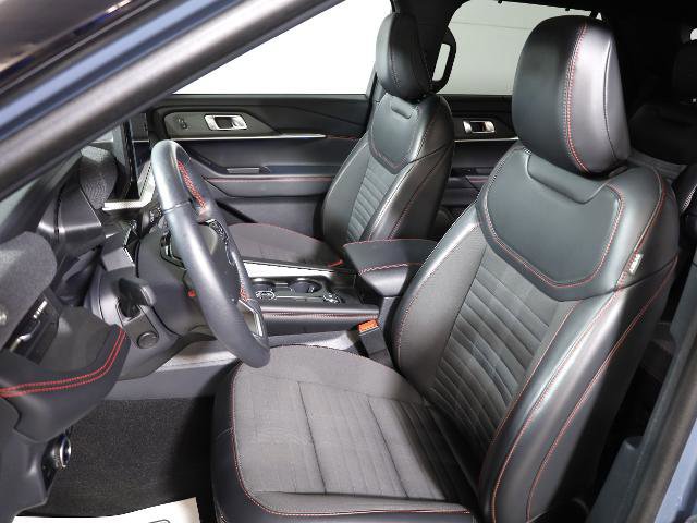 Certified 2025 Ford Explorer ST-Line w/ Premium Package image 8