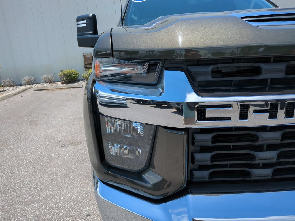 Used 2023 Chevrolet Silverado 2500 LT AWD/4WD image 11