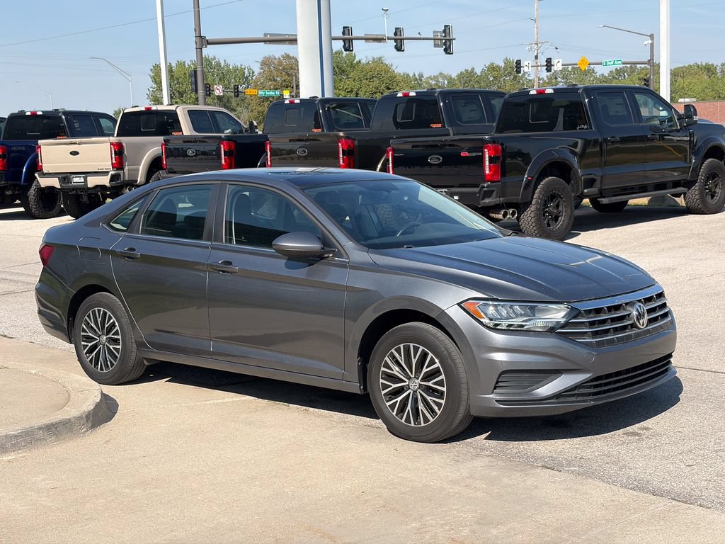 Used 2020 Volkswagen Jetta SE w/ SE Cold Weather Package FWD image 5