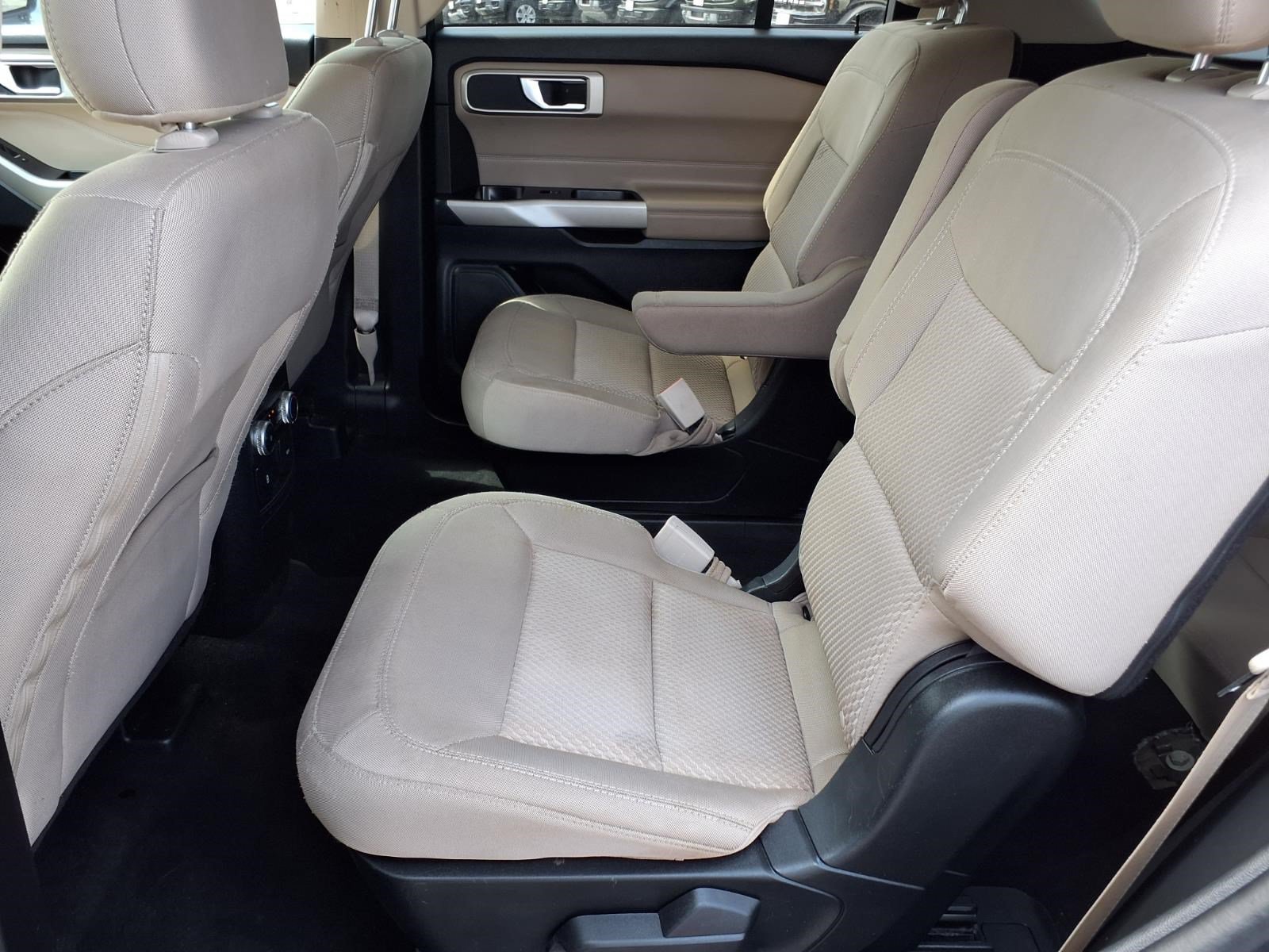 Certified 2023 Ford Explorer XLT RWD image 11