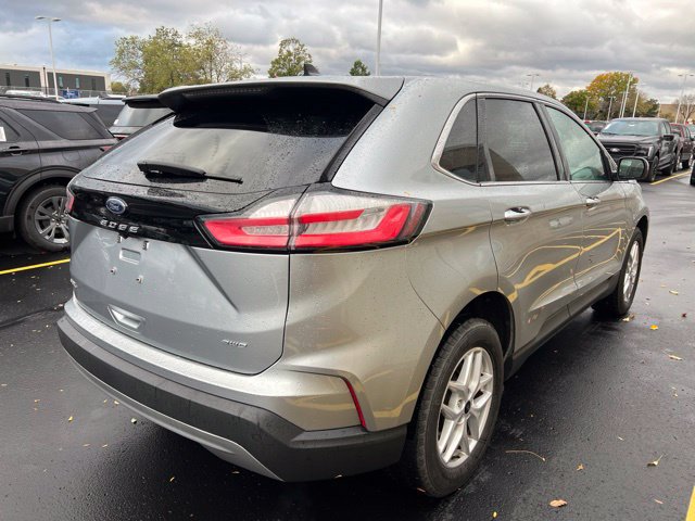 Certified 2024 Ford Edge SEL w/ Convenience Package AWD/4WD image 2
