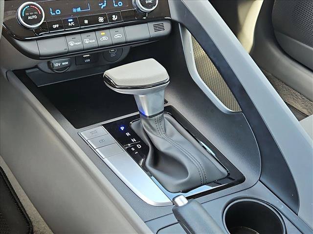Used 2024 Hyundai Elantra SEL FWD image 12