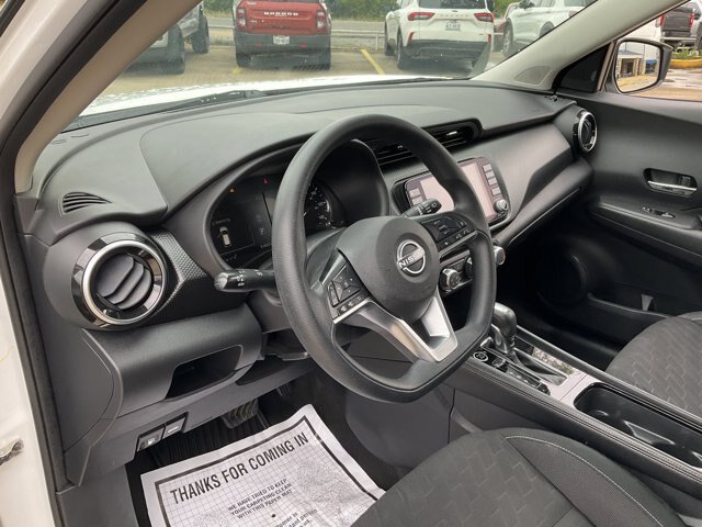 Used 2023 Nissan Kicks SV FWD image 6