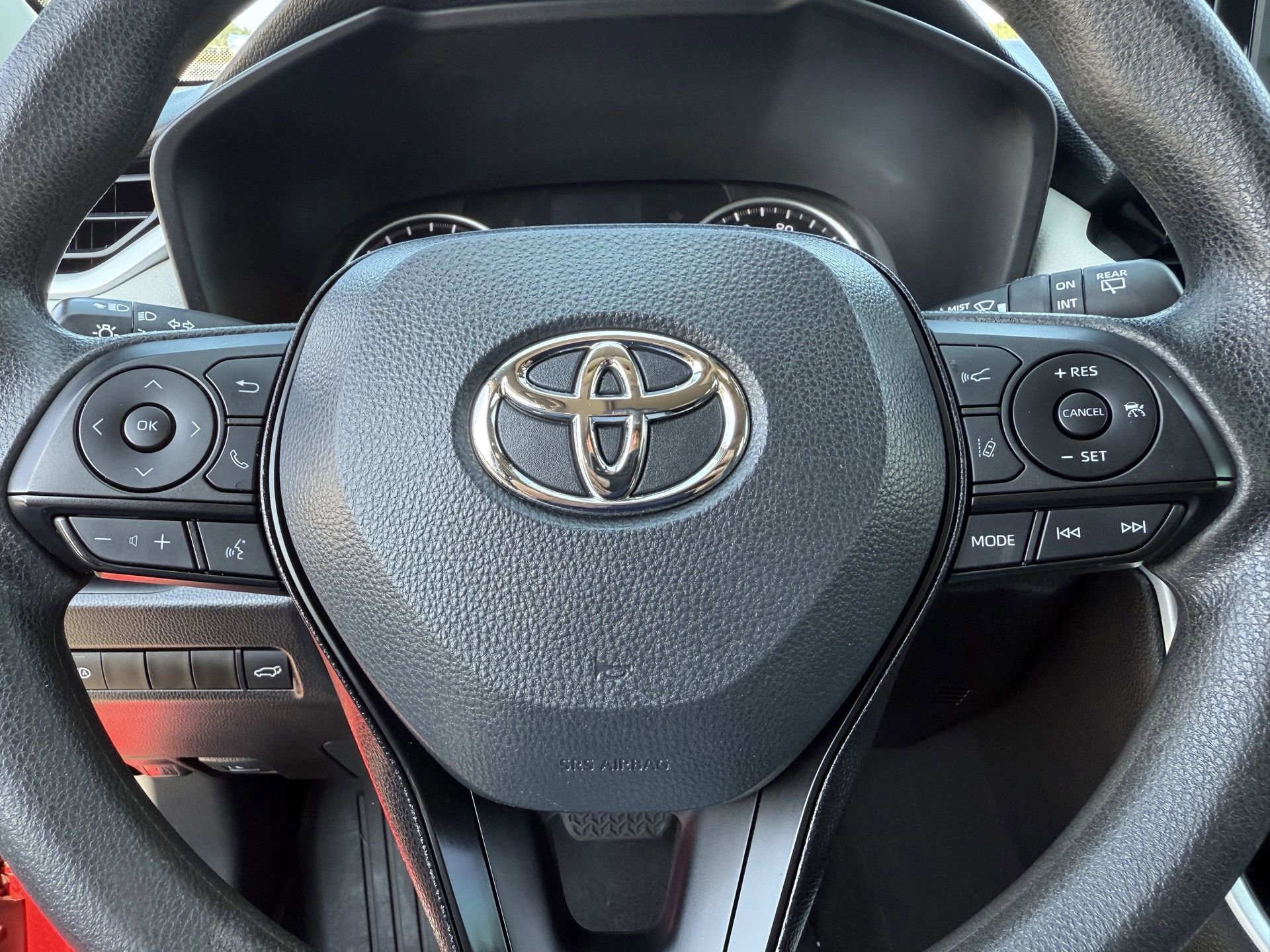 Used 2022 Toyota RAV4 XLE image 21