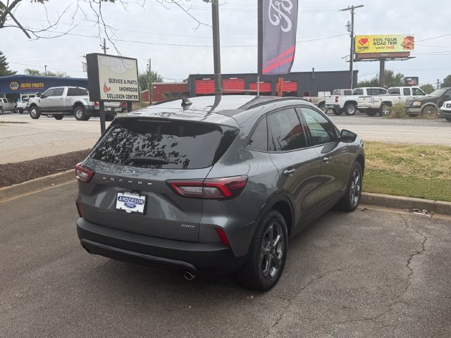 Certified 2025 Ford Escape ST-Line Select AWD/4WD image 4