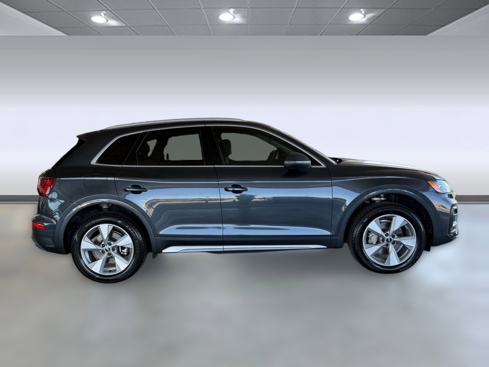 Used 2023 Audi Q5 2.0T Premium Plus w/ Premium Plus Package AWD/4WD image 7