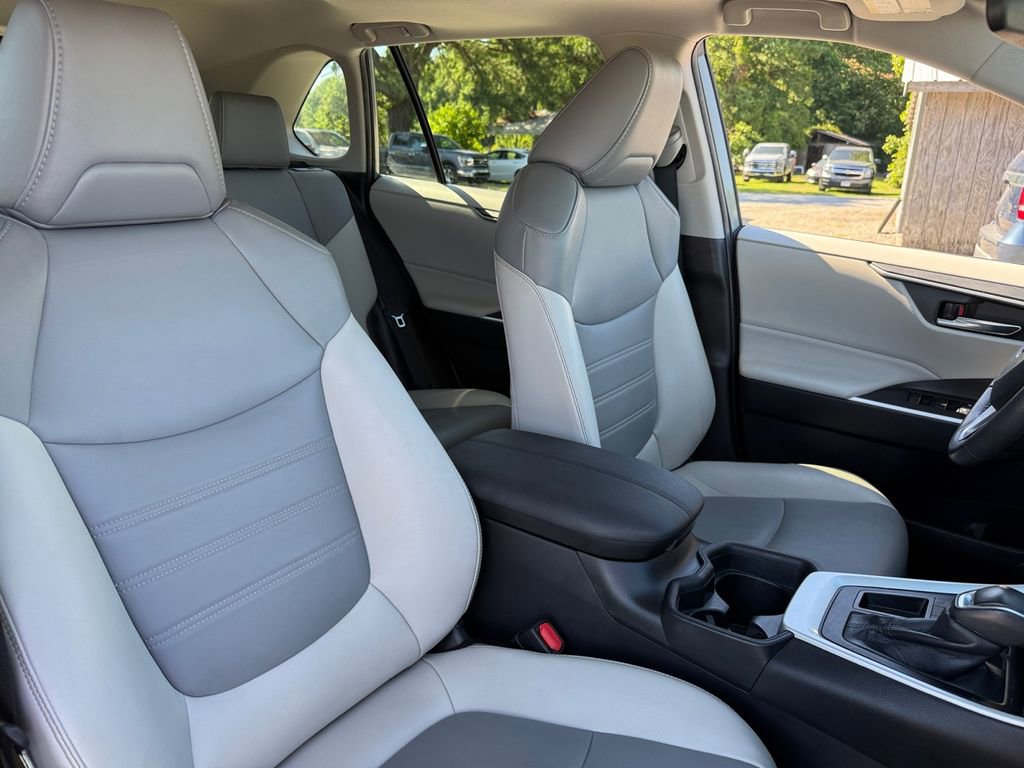 Used 2021 Toyota RAV4 XLE Premium FWD image 19