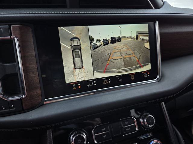 Used 2023 GMC Yukon Denali Ultimate AWD/4WD image 12