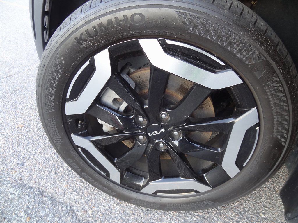 Used 2023 Kia Telluride S image 38